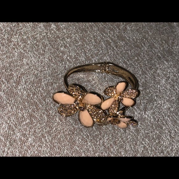 Peach colored jeweled floral clasped bracelet. - Picture 2 of 4